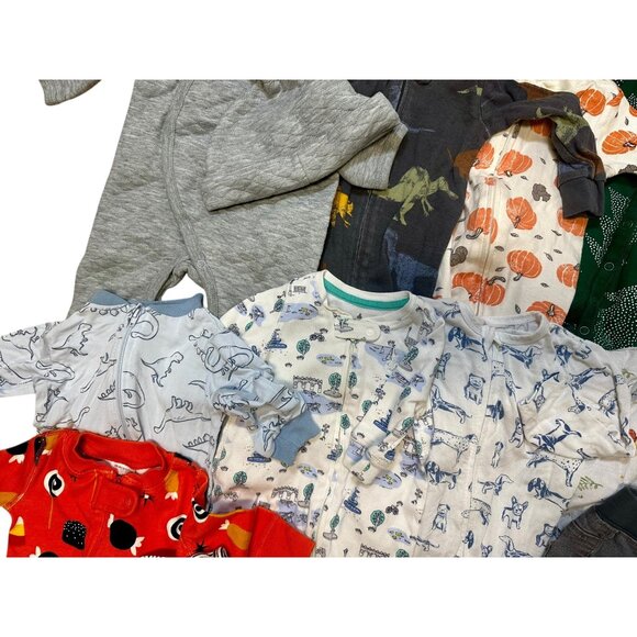 27-Piece Baby Boy Newborn–3–6 Month Clothing Bundle | Hanna Andersson, Baby Gap, - Picture 3 of 5